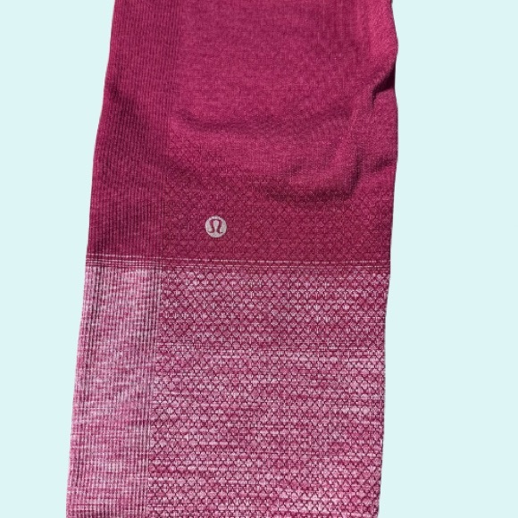 Lululemon Seamlessly Street Crop Leggings Size 2 in Heathered Burgundy - Picture 5 of 8